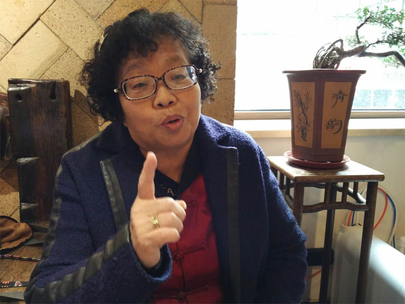 “调解专员”卢绣景