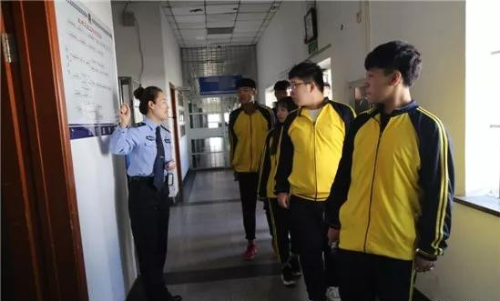 120名师生参观铁岭监管支队1