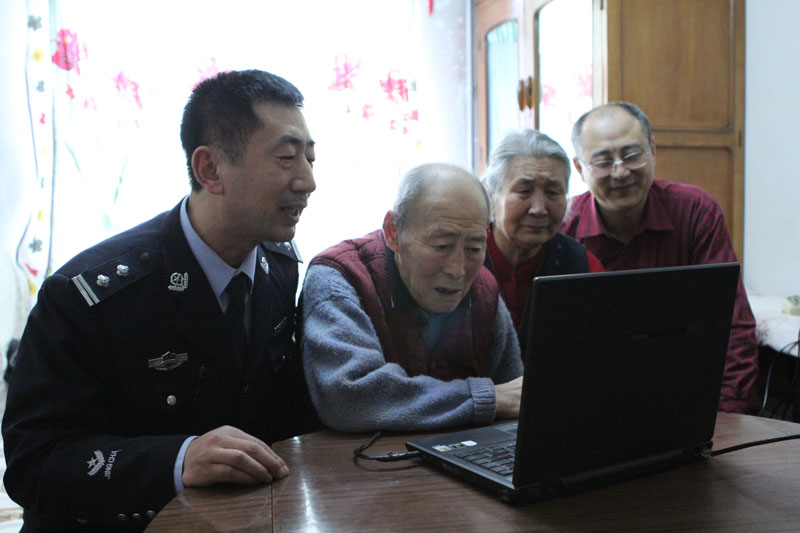王厚强帮助居民