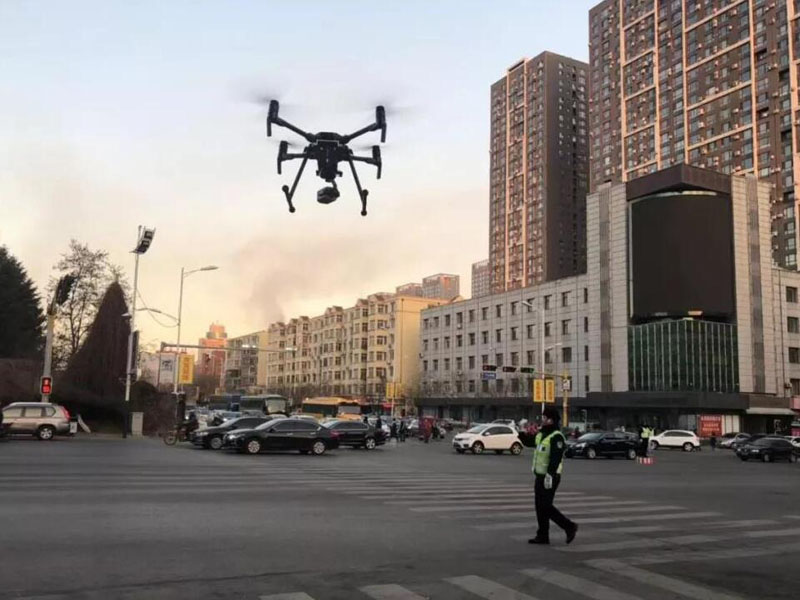 交警无人机正在巡逻