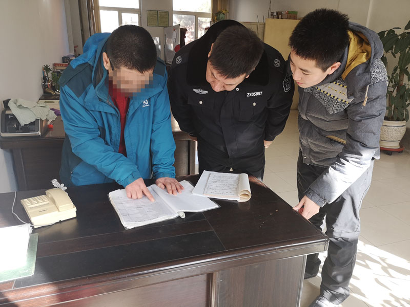 记者跟随执行干警查找被执行人住所