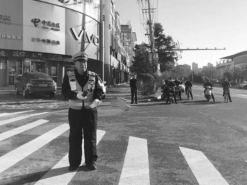 张明奇生前工作照