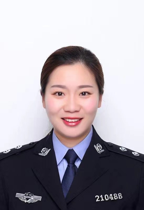 李佳宁