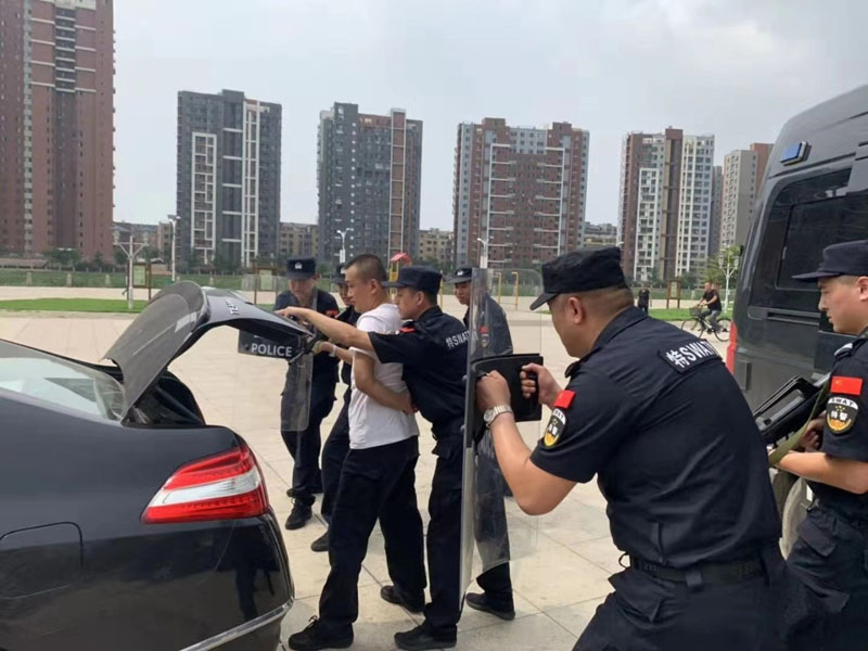 连山巡特警苦练精兵“迎国庆、保平安” (4)