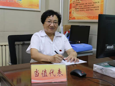 沈河区五里河街道药大社区书记  吴亚玲