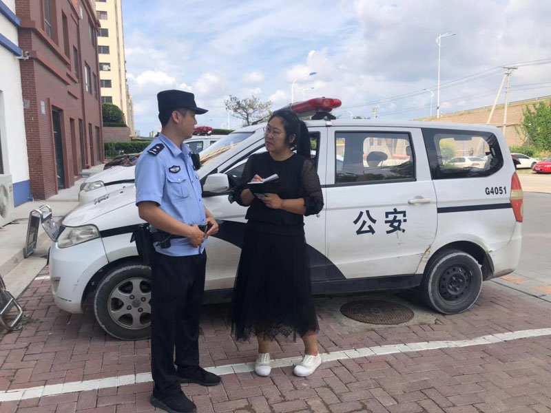 配文2：记者随民警出警