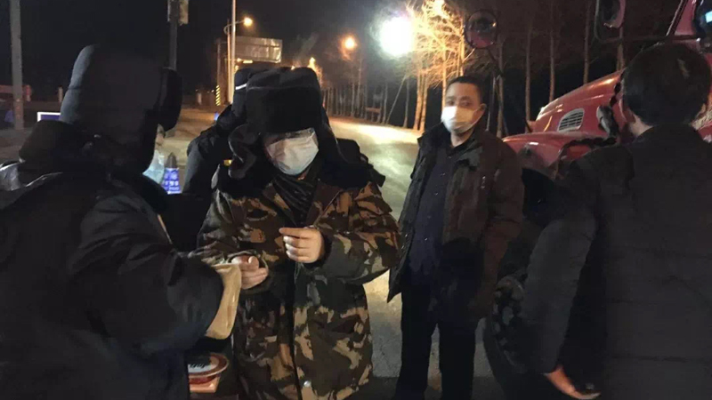 检察干警参加堵卡测温