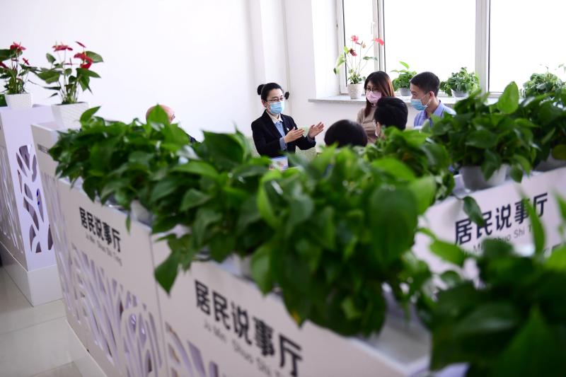 评理说事点成员为百姓评理