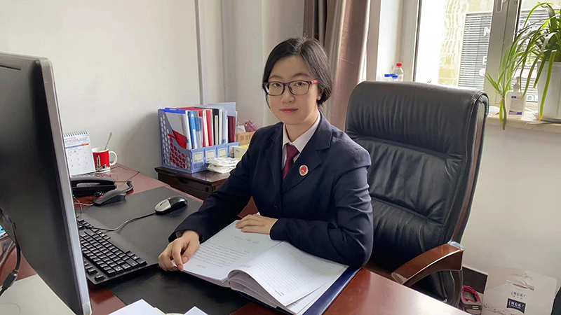卢丹同志工作照