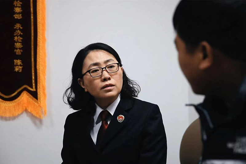 国小丹详细了解案情。