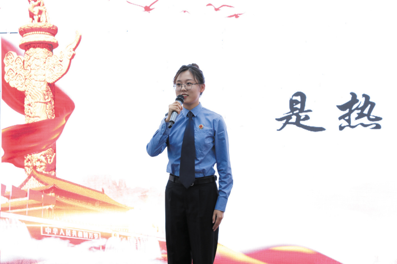 .葫芦岛市检察院参赛选手史蕴琪正在演讲.jpg