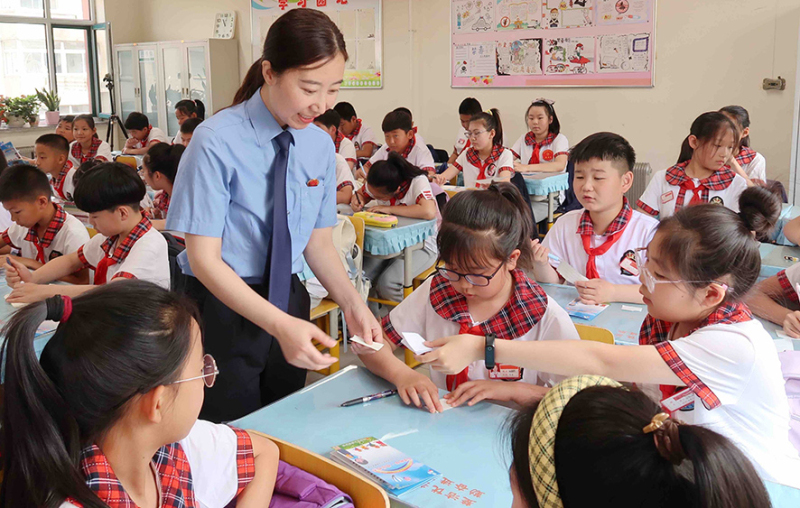 未检检察官收到学生递来的“小纸条”