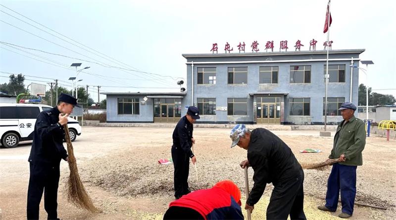兴城公安助秋收