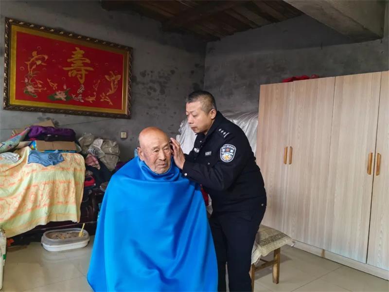 菊花岛所民警化身“托尼”