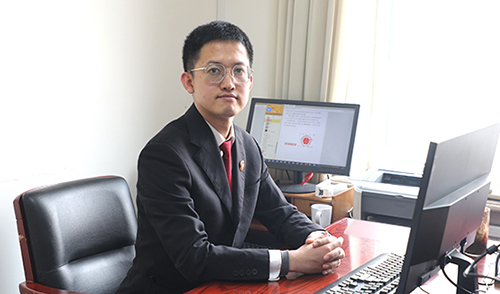 黄耿宇