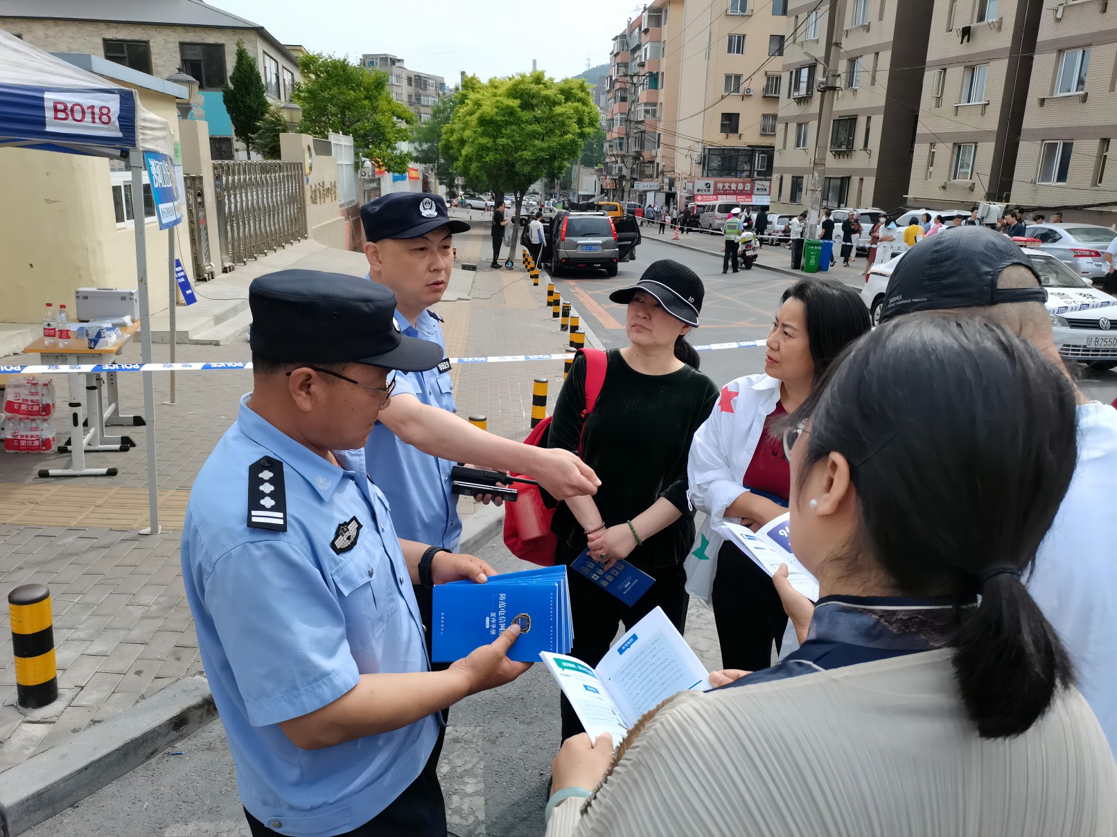 发放防诈手册（6）(1)