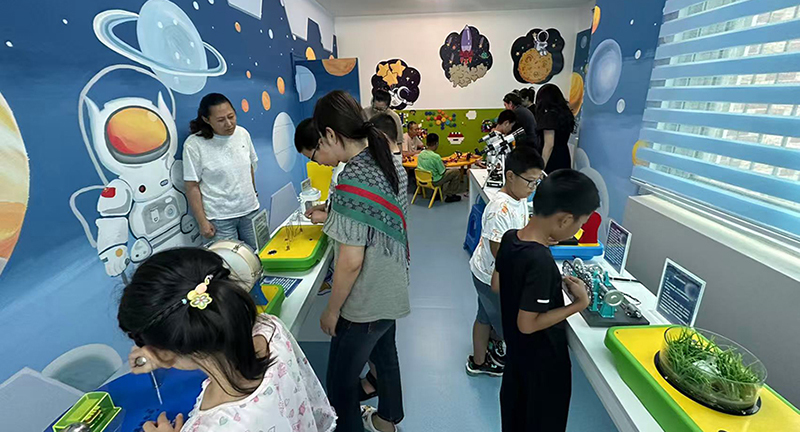 上换图 振华社区的儿童科技馆让孩子们在玩耍中学到知识