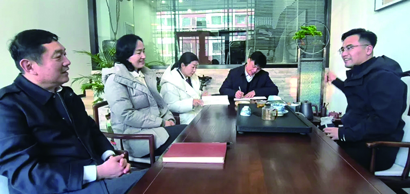 调研团队与驻葫湖南商会企业家代表座谈交流