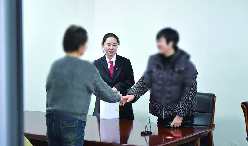 西 在徐磊的主持下，双方签下和解协议