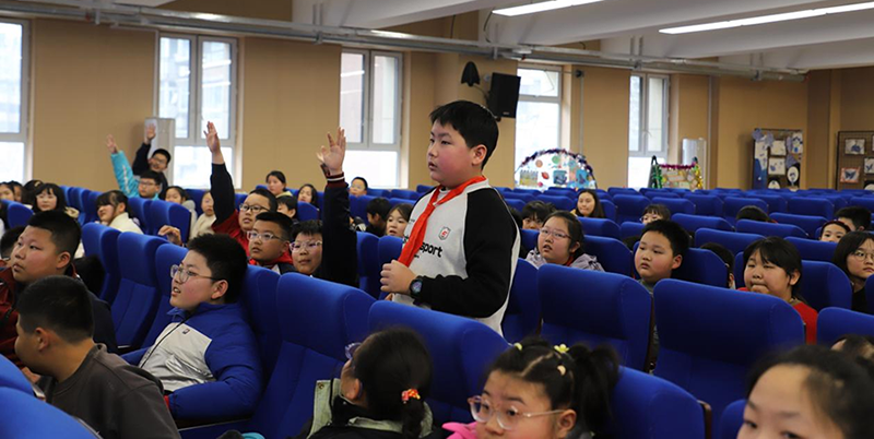 二题图,普法进校园现场