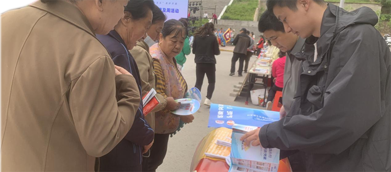 朝阳市“法治游园”活动现场