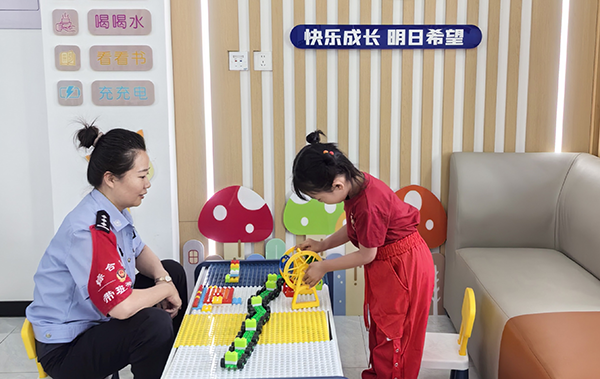 等候区的风格清新明快（采访单位供图）