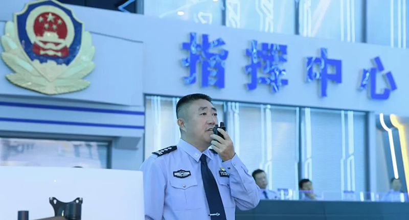 谭计在岗位上。1（受访者供图）