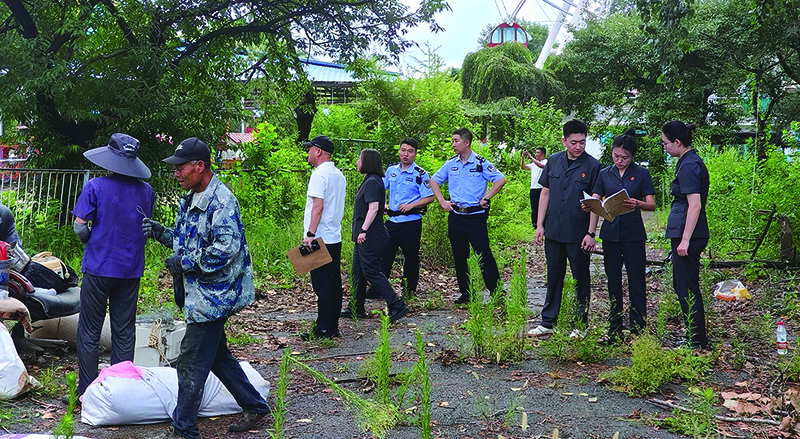 1鞍山铁西区法院执行局在东山乐园开展强制腾退，受访单位提供